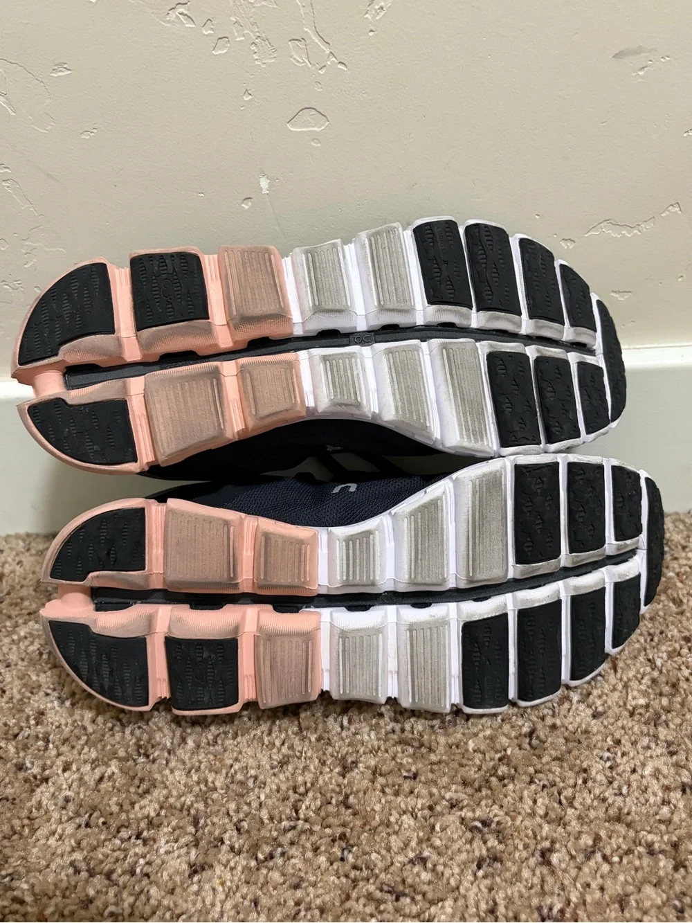ON Running Women Cloudflow 35.99234 Rock Rose, Black Pink Size 6 US